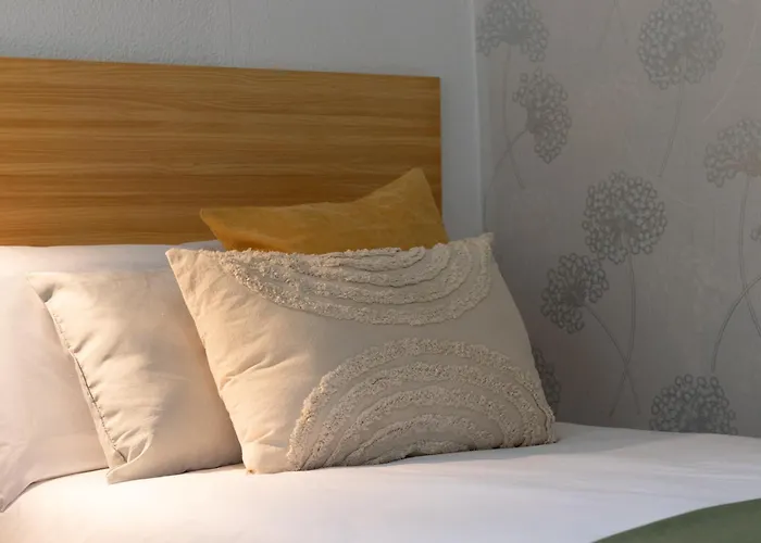 Unamuno, Al Lado Del Casco Viejo *