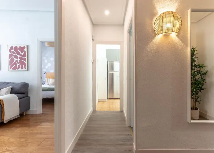 Unamuno, Al Lado Del Casco Viejo